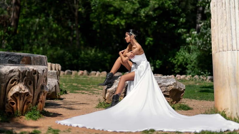 Athens: Flying Dress Photo © Photoshoot "Express package" - The Bottom Line: Is It Worth It?