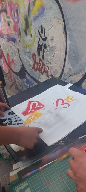 Athens: Graffiti Workshop and Tote Bag Painting Experience - Key Points / Takeaways