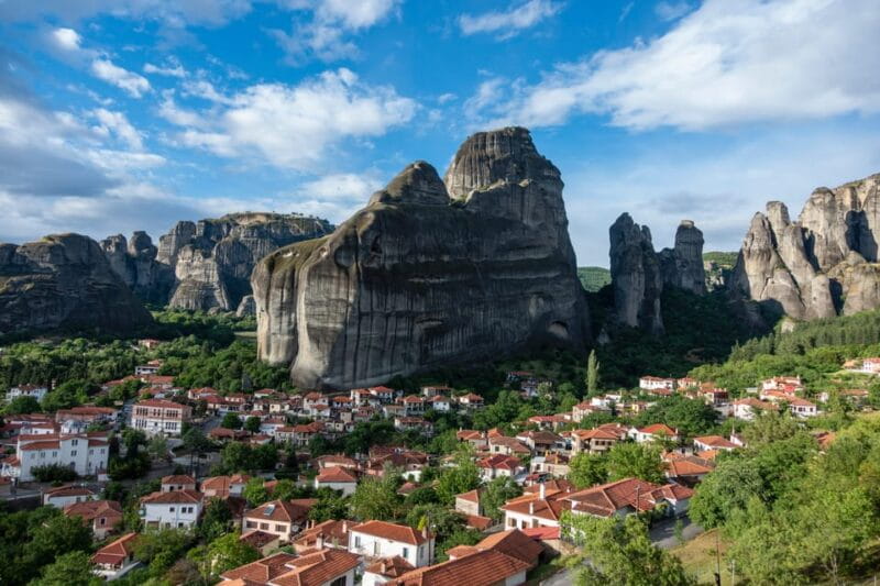 Athens: Meteora Day Trip with Audio Guide and Lunch Option - The Experience at Kalabaka: The Gateway Town