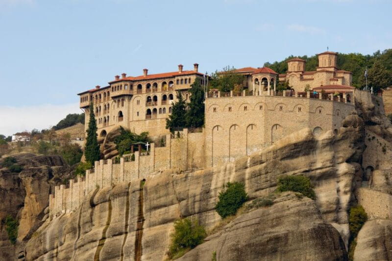 Athens: Meteora & Kalabaka Day Trip without a Guide - The Village of Kastraki: A Hidden Gem