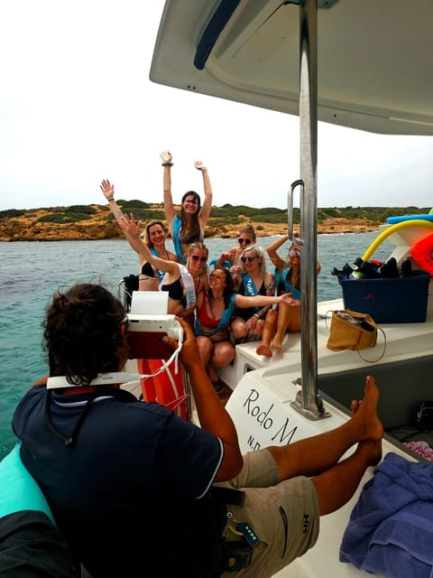 Athens: Riviera Catamaran Tour with Fresh Meal and Drinks - Discover the Athens Riviera with a Catamaran Cruise