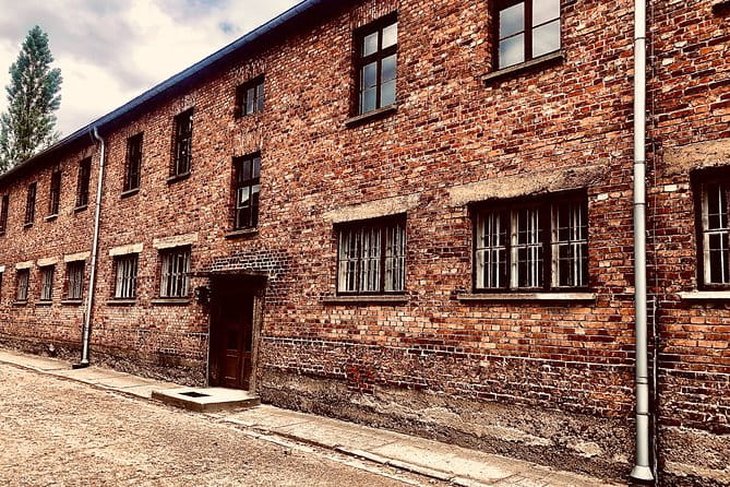 Auschwitz and Birkenau WITHOUT GUIDE private transport from Kraków - How the Experience Is Structured