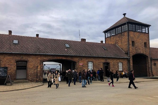 Auschwitz - Birkenau Tour with Private Transport from Krakow - Visiting Auschwitz-Birkenau: A Deep Dive into the Experience