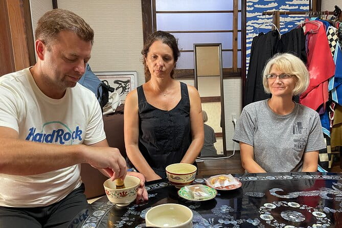 Authentic Tokyo Samurai Experience, Matcha Tea Making & Cosplay - Rental of Replica Samurai Sword