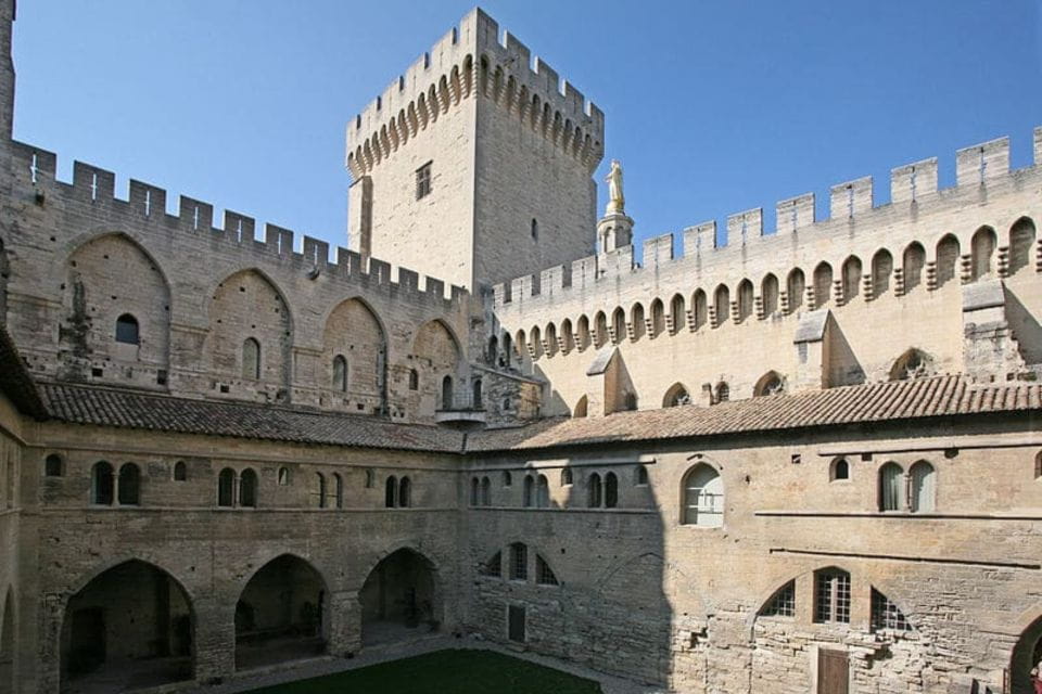 Avignon-Palace of the Popes: The History Digital Audio Guide - Taking in Popes Palacial History