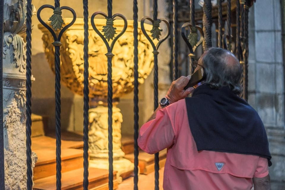 Avila: Cathedral Entry Ticket With Audio Guide - Exploring the Cathedrals Architecture