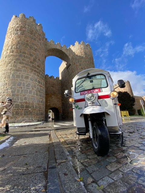 Ávila: Hop-on Hop-off Tuk Tuk Tour - Meeting Point and Schedule