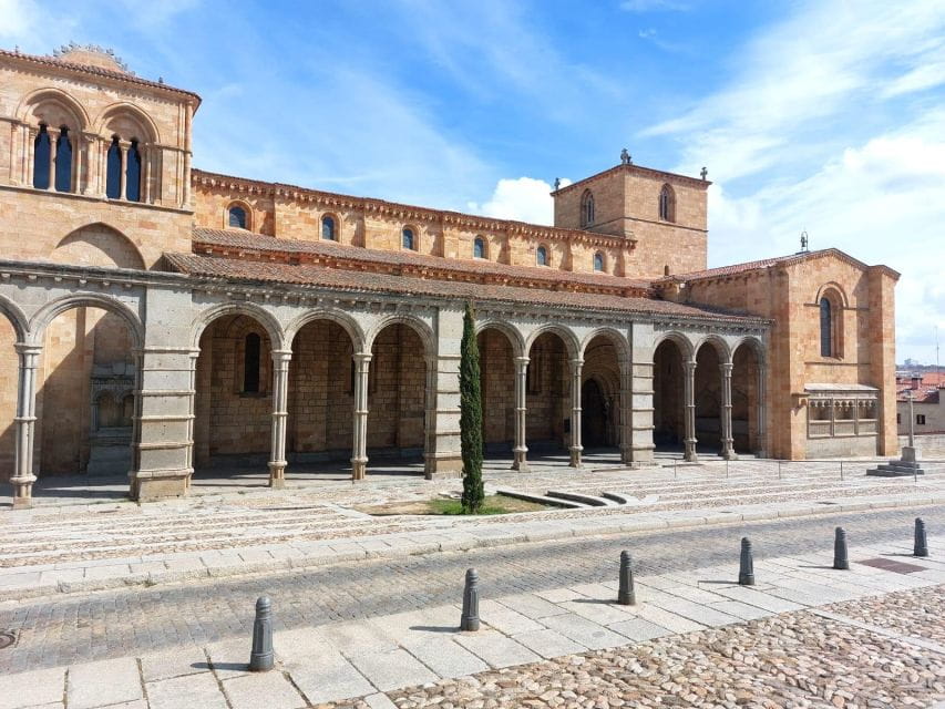 Ávila. Visit the Historic Center and Walls - Key Points