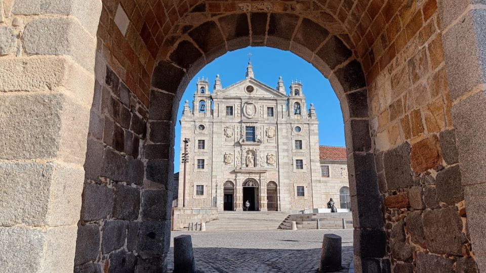 Ávila. Visit the Historic Center and Walls - Itinerary Highlights