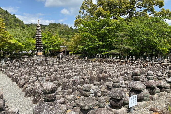 Avoid the Crowds at the Hidden Gems of Arashiyama in Kyoto - Immerse Yourself in the Tranquil Atmosphere