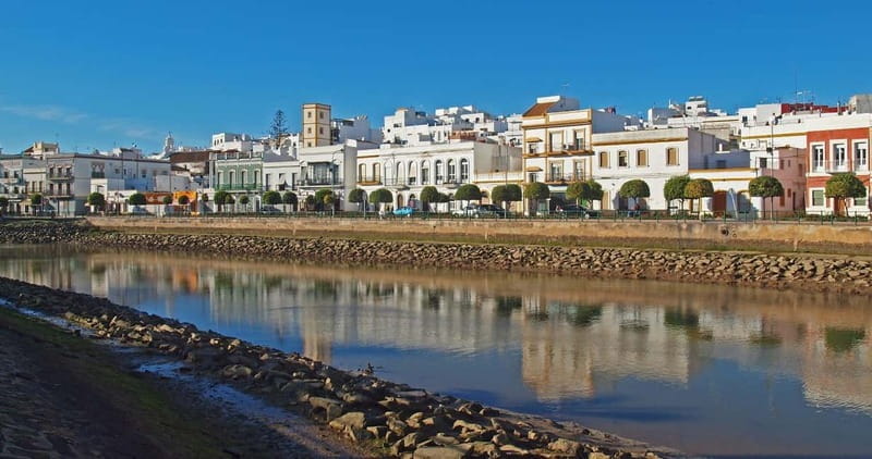 Ayamonte: Tapas, Traditions & Local Insights Walking Tour - Exploring Ayamonte: A Riverfront Town with Surprises