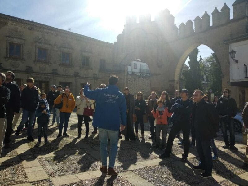 Baeza:visita guiada por casco histórico y entrada a catedral - The Sum Up