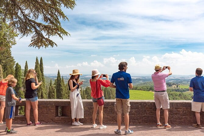 Bagnoregio & Orvieto Day Trip from Rome with Wine Tasting & Lunch - The Experience in Detail