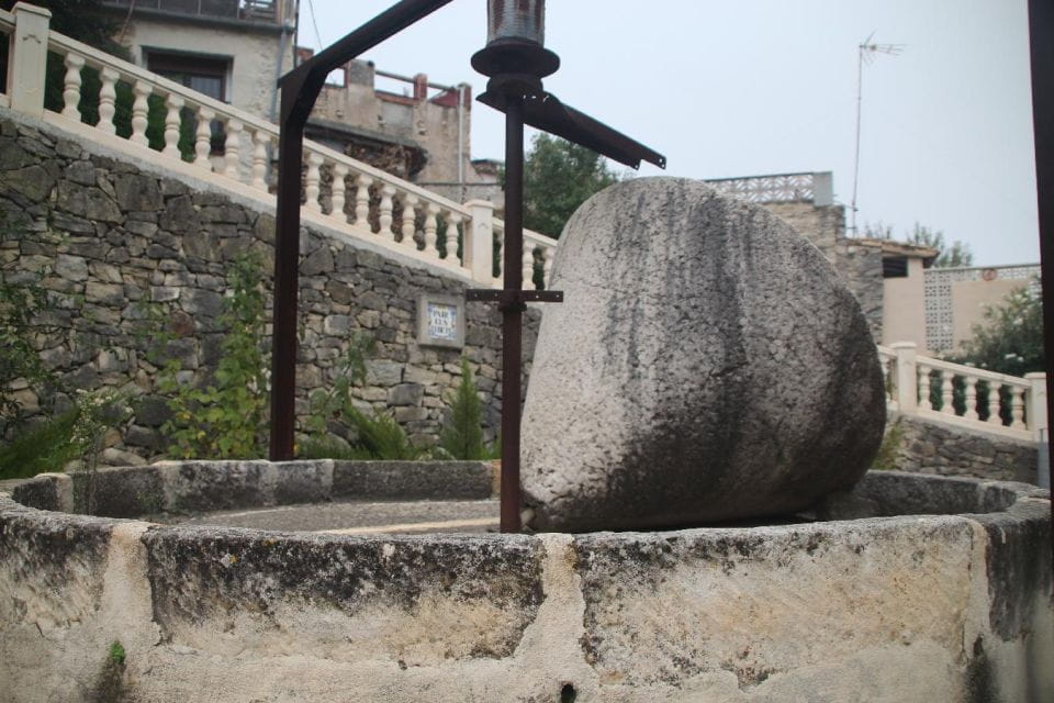 Balones: Guided Tour & Food Pairing With Local Oils & Wines - Key Points