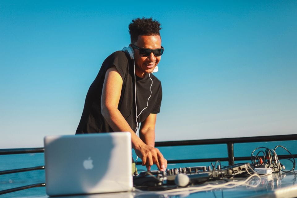 Baltimore: Inner Harbor Buffet Brunch, Lunch, or Dinner - Key Points