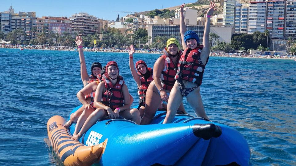 Banana, Creazy Sofa Y Flayfish - Reservation Process