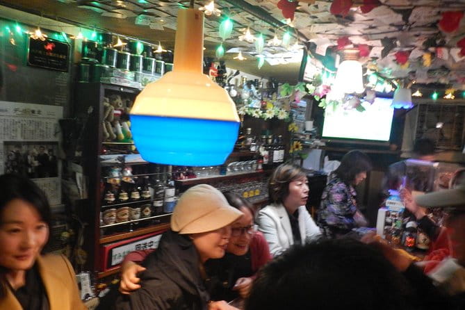 Bar Hopping With Local Food With a Guide - Discovering Local Drinks