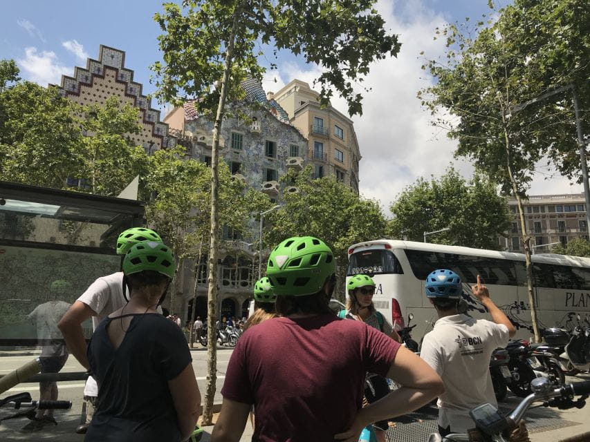 Barcelona: 1.5-Hour Sightseeing Tour by Electric Bike - Customer Reviews and Ratings