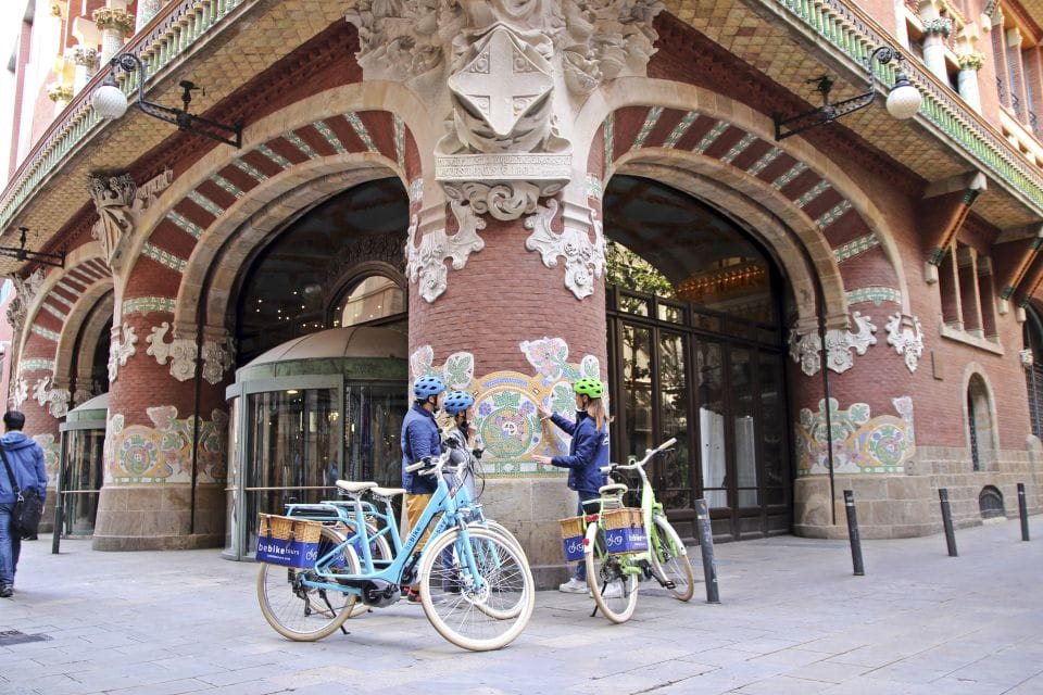 Barcelona: 1.5-Hour Sightseeing Tour by Electric Bike - Ideal Times to Book