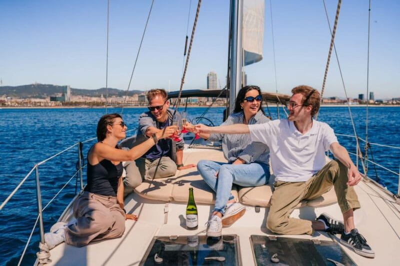 Barcelona: 1 hour sailing tour in a sailboat - Who Is This Tour Best For?