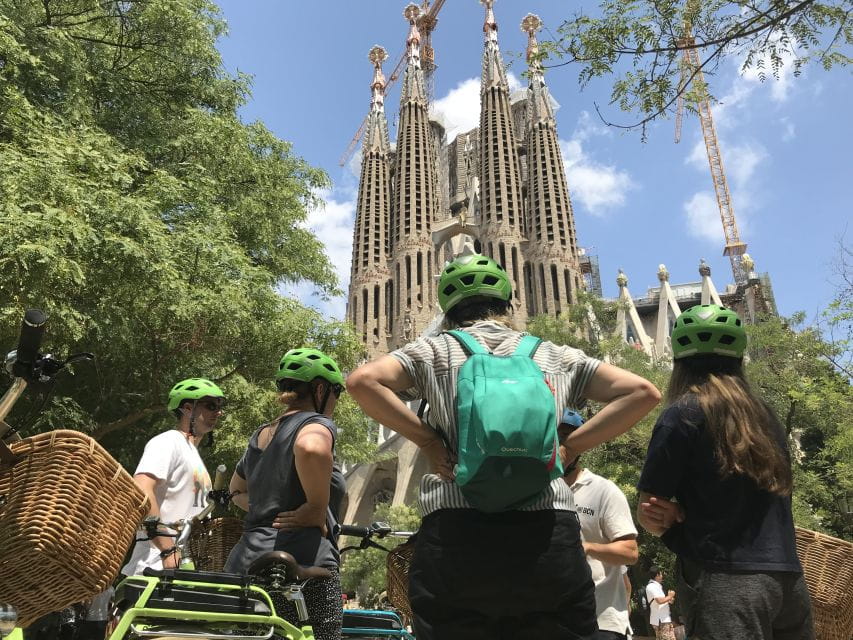 Barcelona: 2.5-Hour Bike or E-Bike Gaudí Trail Tour - Key Points