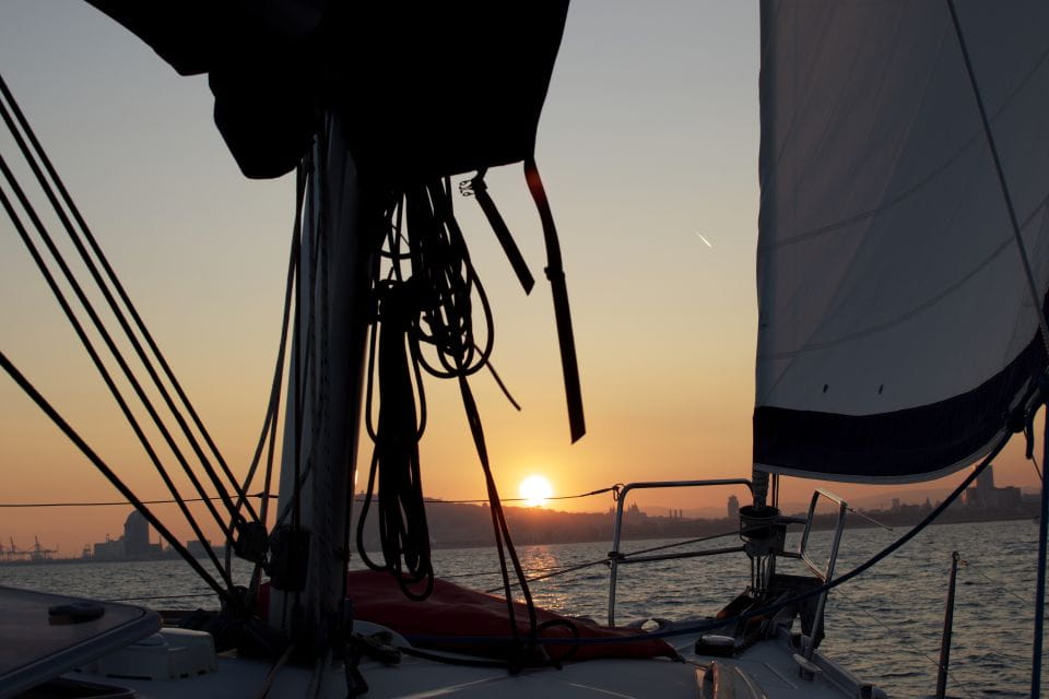 Barcelona: 2-Hour Sunset Cruise on a Sailing Boat - Exclusive Sailing Option
