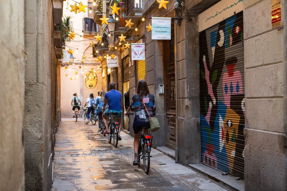 Barcelona: 4-Hour Small Group Bike Tour - Experience Highlights