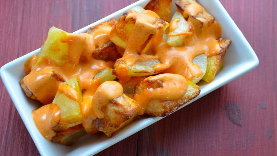 Barcelona: 4-Hour Tapas Evening Tour and Flamenco Show - Things To Know