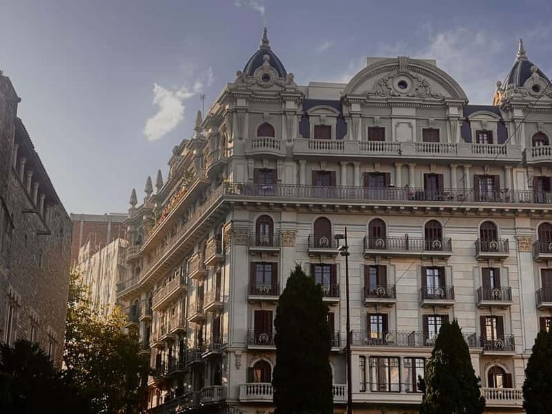 Barcelona: Adventure photo shoot tour in German/English - Key points / Takeaways