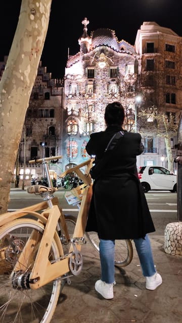 Barcelona Bicycle Tours: Evening City Tour - The Guides and the Experience