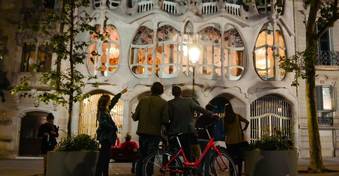 Barcelona Bike Tour by Night With Cava - Experience the Night