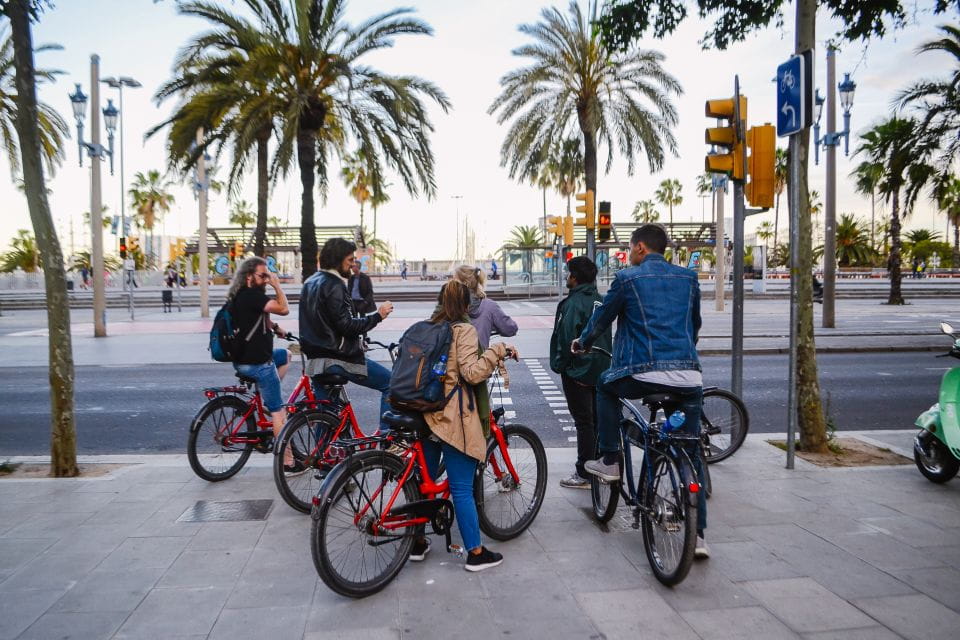Barcelona Bike Tour by Night With Cava - Tips for Participants
