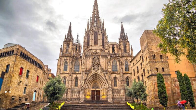 Barcelona Cathedral: Exclusive walking tour & entry tickets. - Key points / Takeaways