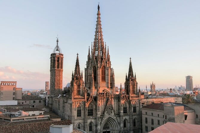Barcelona Cathedral: Ticket, Guided Tour, Terrace + VR Experience - Key points / Takeaways