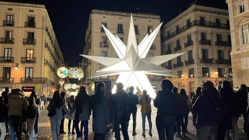 Barcelona: Christmas Lights and Markets Bike Tour - Passeig de Gràcia: The Christmas Boulevard
