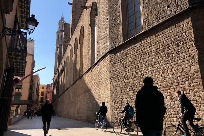 Barcelona City Bike Tour: Highlights and Hidden Gems - Meeting Location and Pickup