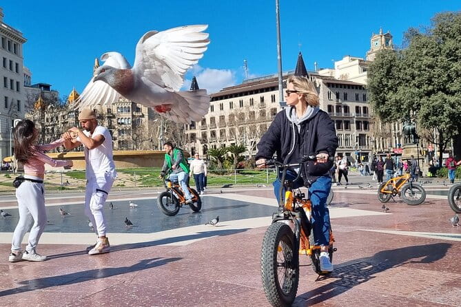 Barcelona City Highlights Bike Tour with E-Bike Option - Key Points / Takeaways