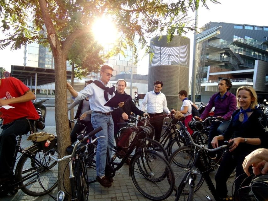 Barcelona: City Highlights Biking Tour - Key Points