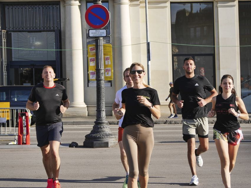 Barcelona: City Highlights Guided Running Tour - Key Points