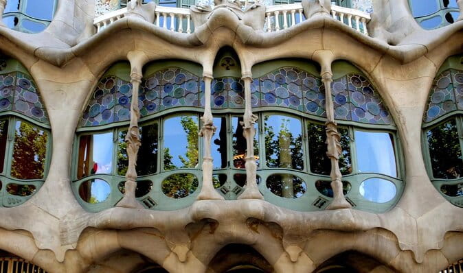 Barcelona City Private Tour 4 hours (From 2 to 16 passengers) - An In-Depth Look at the Barcelona Private Tour