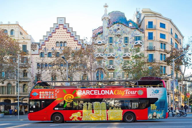 Barcelona City Tour Hop-On Hop-Off and Aquarium - Key points / Takeaways