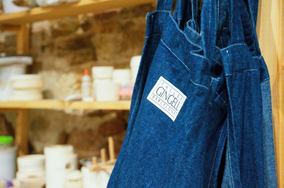 Barcelona: Create Your Own Ceramic Tiles Ceramics Workshop - Key Points