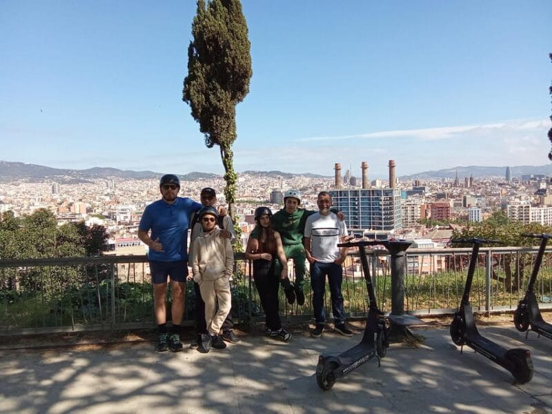 Barcelona: e-scooter and Bike tour - Exploring Barcelona on E-Scooter and Bike: A Dynamic Way to Discover the City