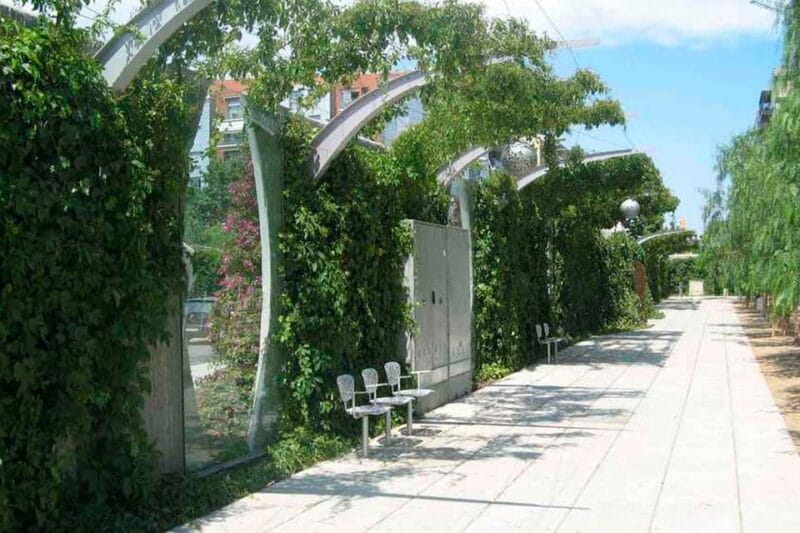 Barcelona: Electric scooter tour along the promenade and parks - Exploring Barcelona on Two Wheels: An Electric Scooter Adventure