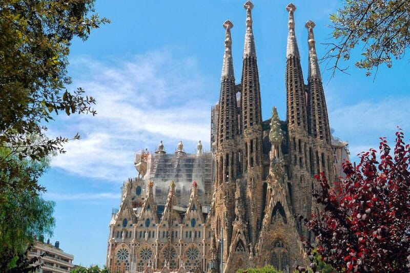 Barcelona: Electric scooter tour Gaudi and Gothic route - Key points / Takeaways