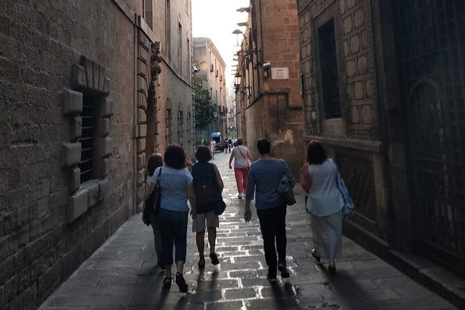 Barcelona escape game, time travel - Price, Duration, and Practical Considerations