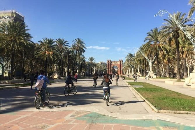 Barcelona Evening Small Group Bike Tour with Cava | with Private Option - Who Will Love This Tour?