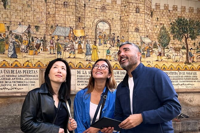 Barcelona Evening Tour, Flamenco Show & Tapas - Indulging in Tapas and Local Flavors