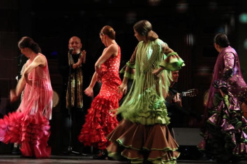 Barcelona: Flamenco at El Patio Andaluz With Optional Dinner - Key Points