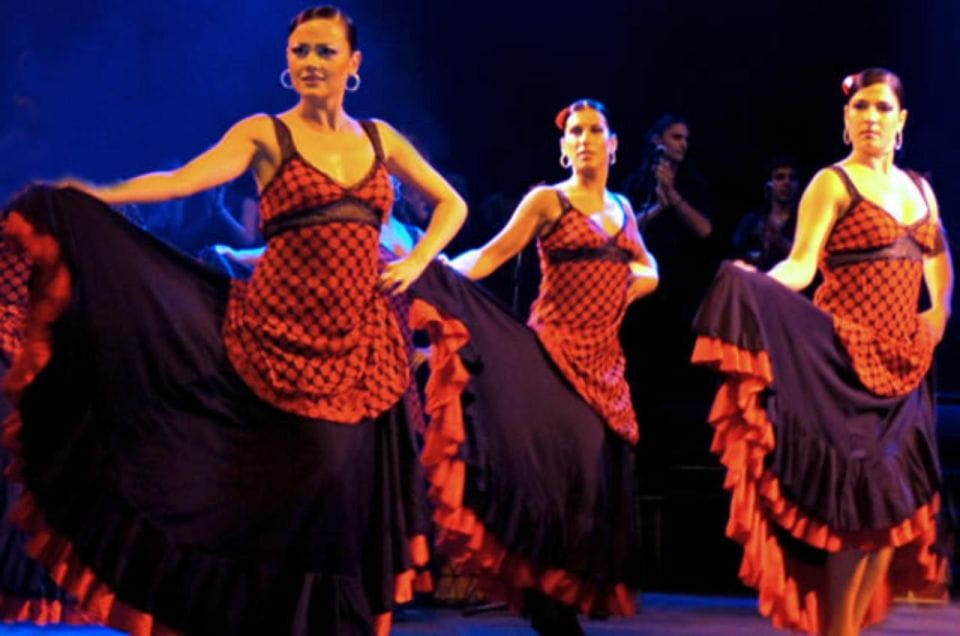 Barcelona: Flamenco at El Patio Andaluz With Optional Dinner - Location and Accessibility